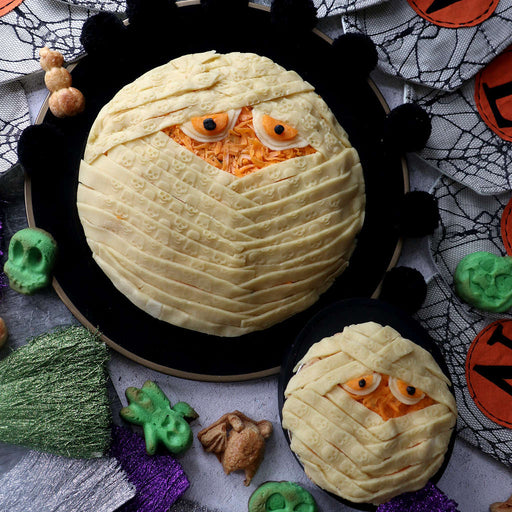 Halloween Mac & Cheese Mummy Pie (V)