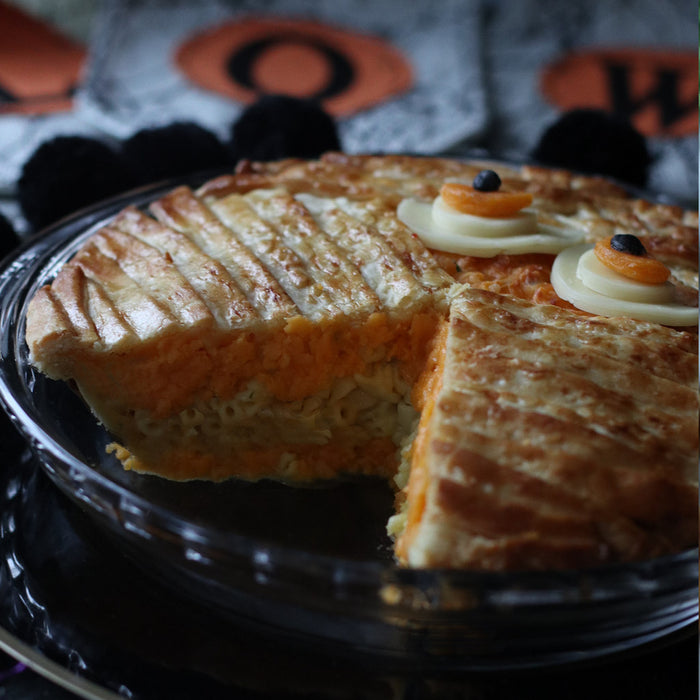 Halloween Mac & Cheese Mummy Pie (V)