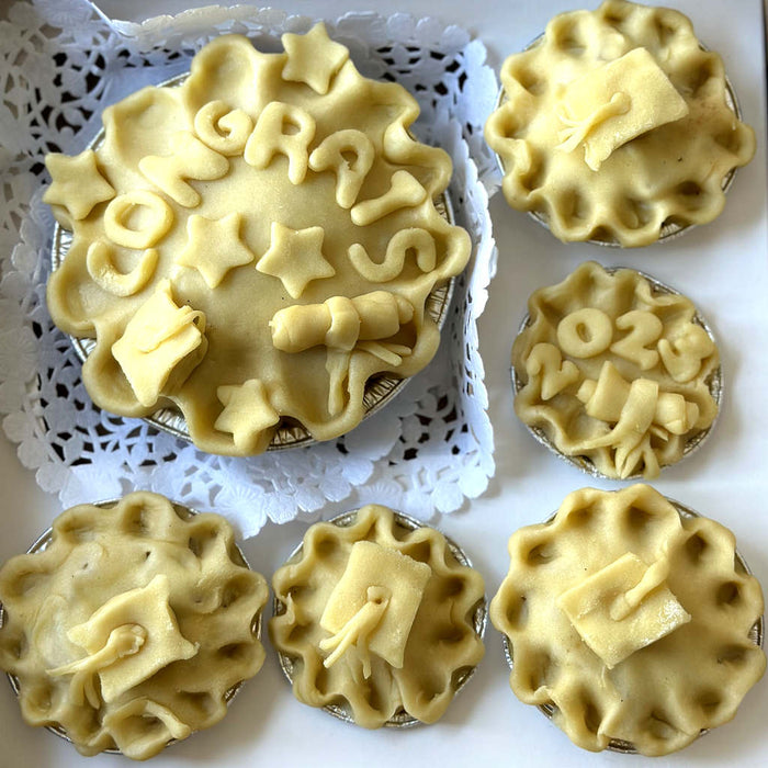 Graduation Apple Pie (V)
