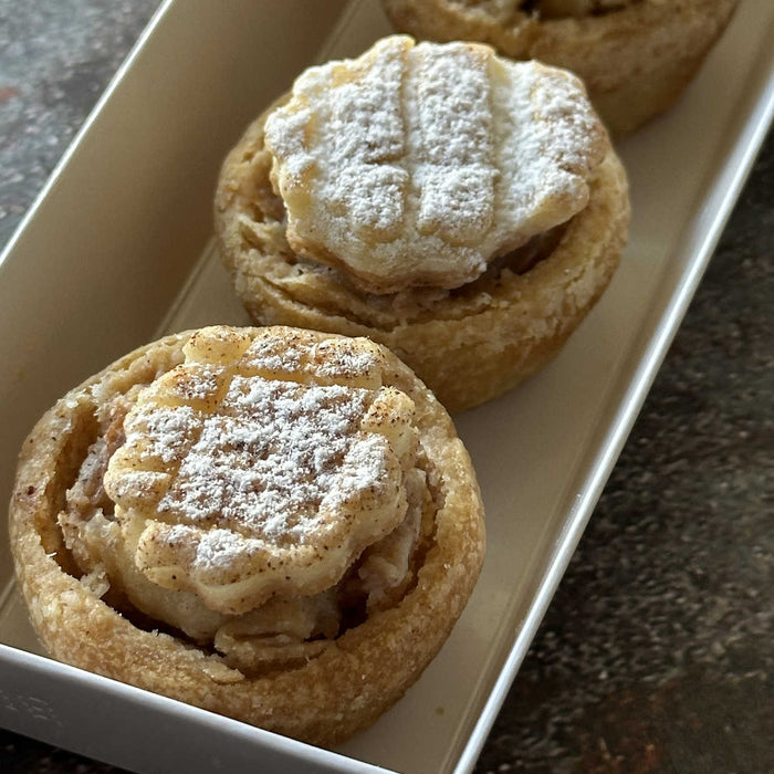 Petit Caramel Apple Pie