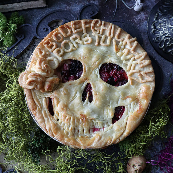 Skull with Roses Bumble Berry Pie (V)