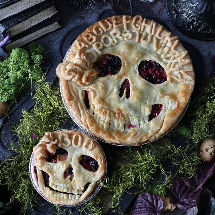 Skull with Roses Bumble Berry Pie (V)